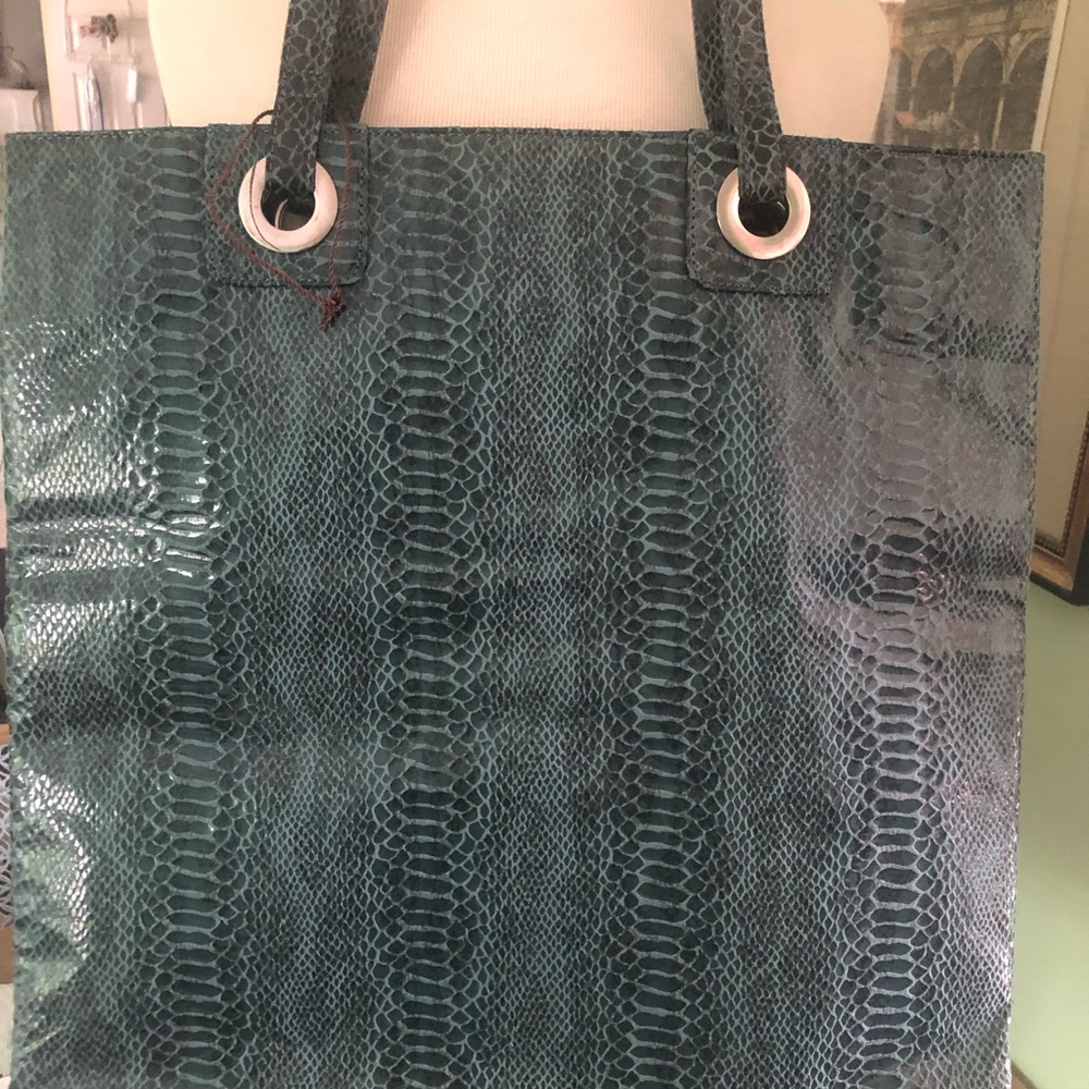 New Green  Faux snakeskins lg deep tote